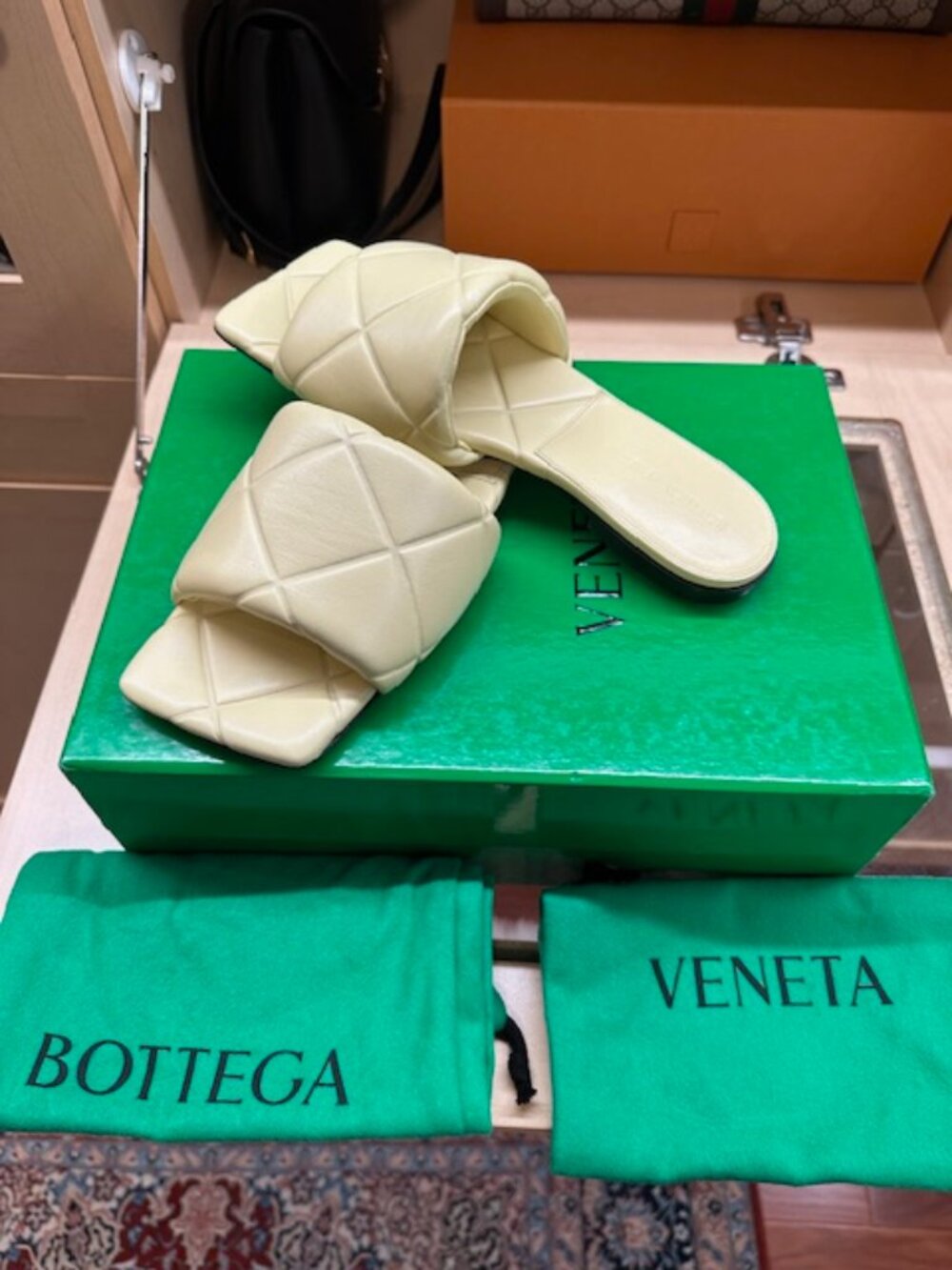 Bottega Veneta Leather Size 38 Yellow Leather Slides. - Picture 4 of 6